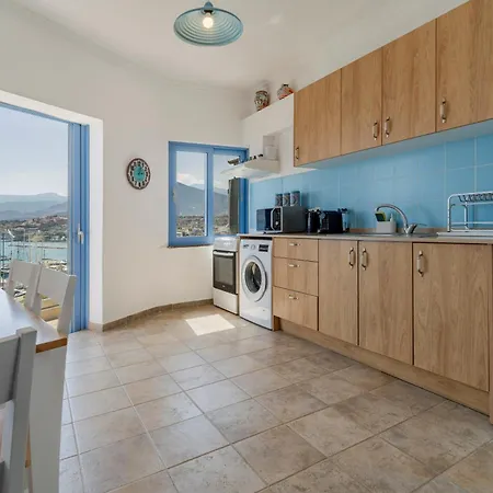 The Howard Place - Entir With A Sea View For 5 Guests Appartement
